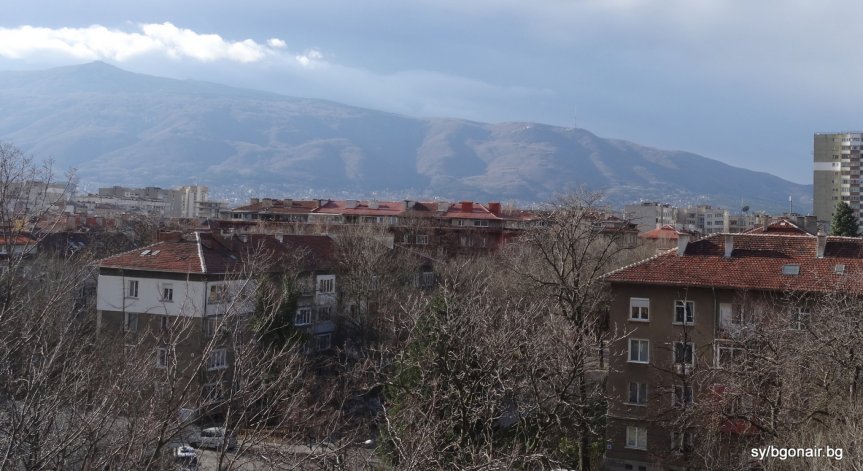 Оранжев код за силен вятър в неделя