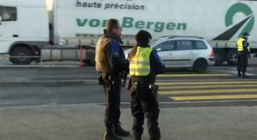 Арест на 9-и заподозрян за атаките в Париж