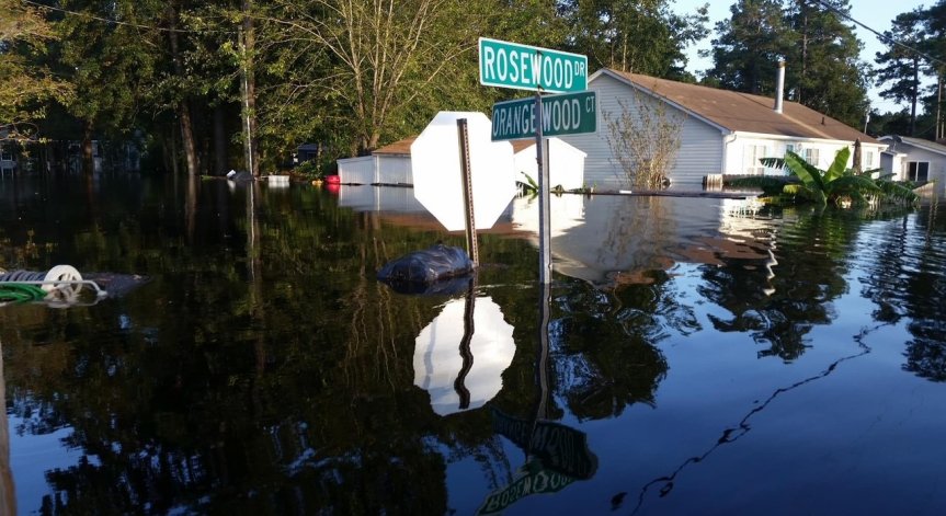 Мощна буря с разрушителни ветрове и проливни дъждове връхлетя САЩ