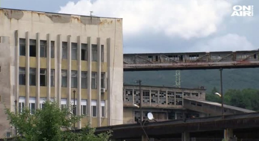 Продължават съкращенията на миньори от рудник 