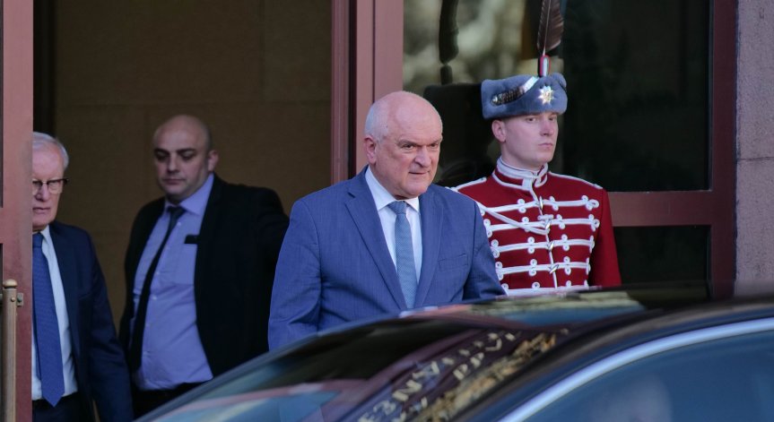 Кандидатът за служебен премиер Димитър Главчев отива при Радев в петък