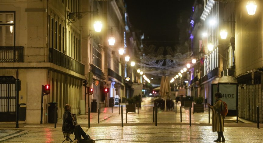 Крути мерки в Португалия: Полицейски час между 13:00 и 5:00 през уикенда