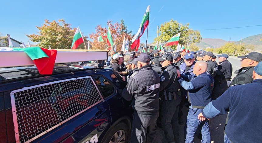 Безсрочен протест на Прохода на Републиката срещу правителството