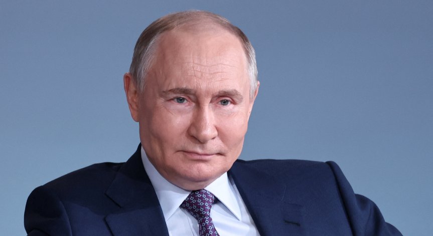 Сталинград е преименуван на Волгоград през 1961 година.