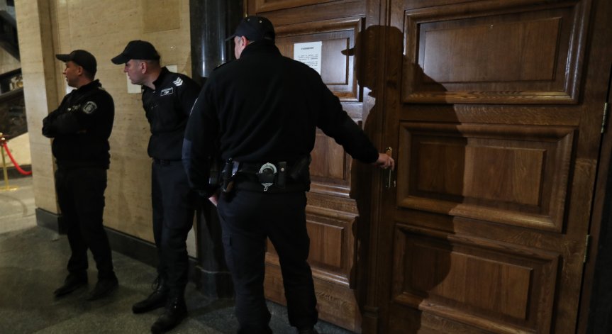 По искане на СГП: Оставиха за постоянно в ареста Калоян, обвинен за убийството на Кристина