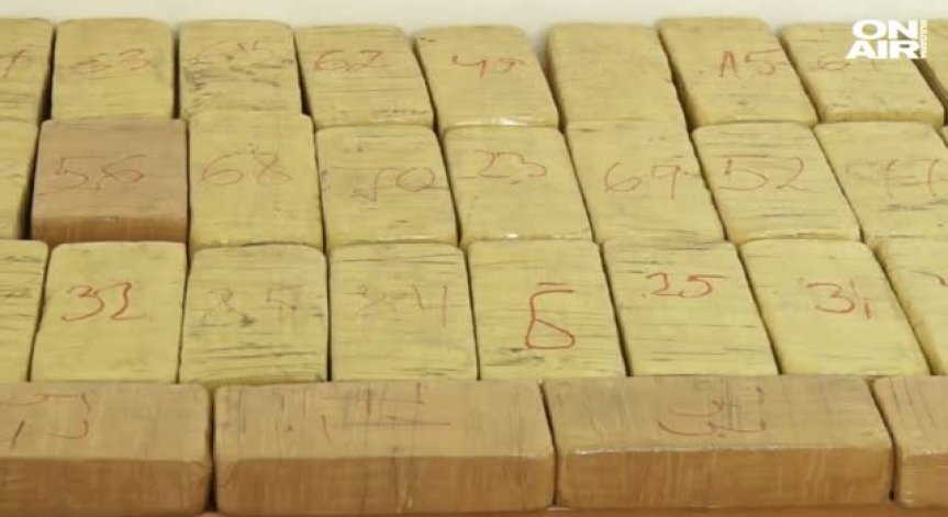 Хванаха турци с 52 кг хероин на Лесово