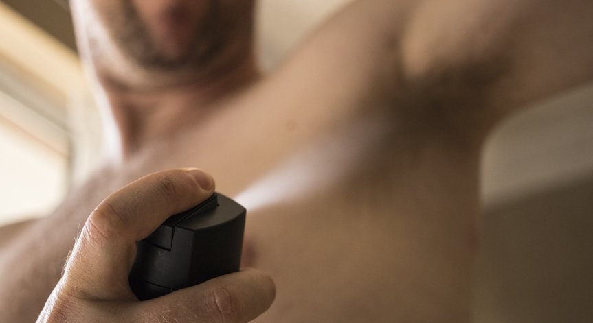 Не е все едно дали ще използваме дезодорант или антиперспирант