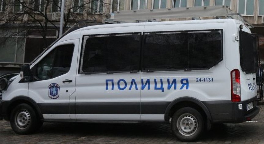 За 65 лева: 40-годишен нападна възрастна жена в Пловдив