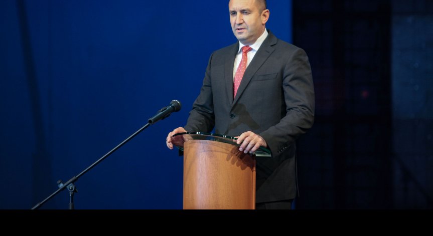 Радев за F-16: Законът за договора бе приет по бързата писта