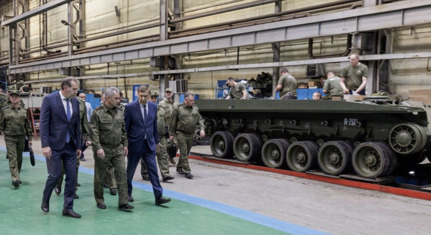 Повече разходи за отбрана - колко похарчи Русия за войната в Украйна?