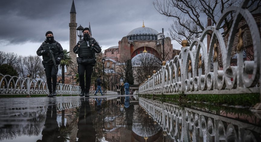 Заради ограниченията - населението на Истанбул се стопява