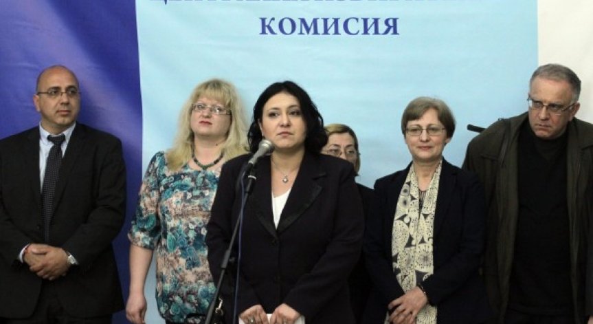 Новата ЦИК обеща да работи честно и прозрачно