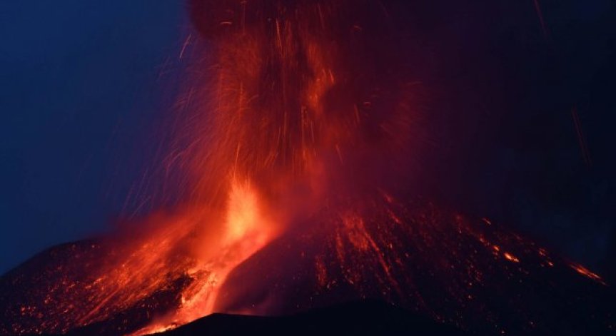 Вулканът Етна е пораснал... на височина