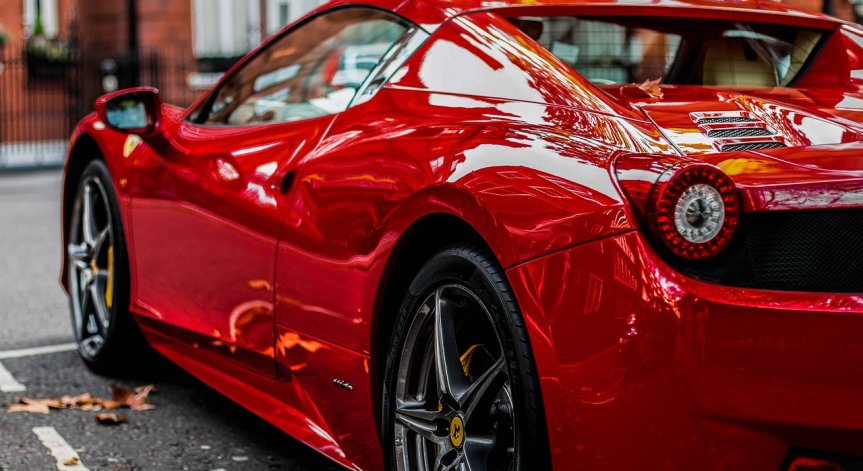 Собственици на Ferrari съдят компанията заради дефектни спирачки