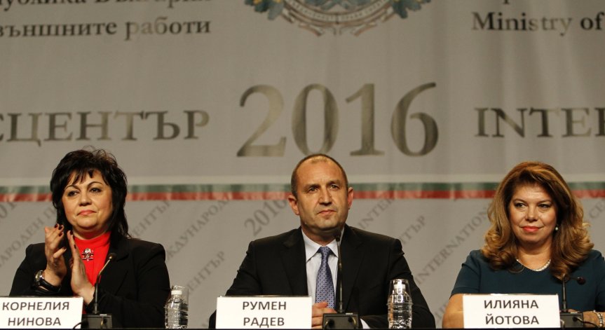 3% в полза на Радев пред Цачева преди балотажа