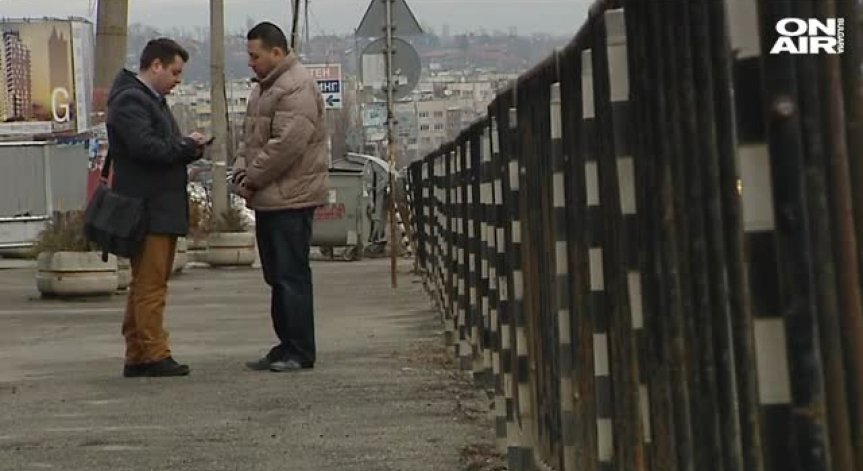 Деформирани павета причиниха щети за стотици левове