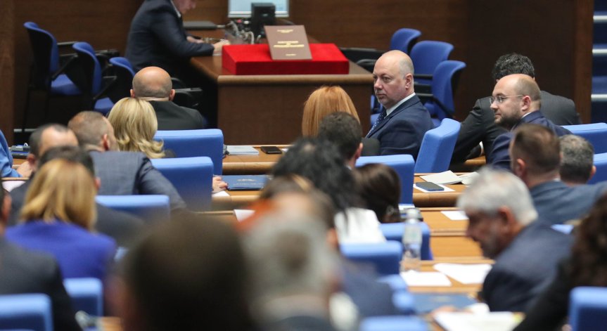 Дали ВСС с изтекъл мандат може да си изпълява функциите, пита ГЕРБ.