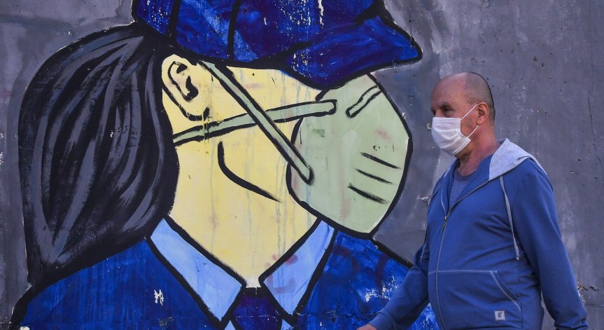 Дистанцията и маските са важни, но най-значимият фактор е друг