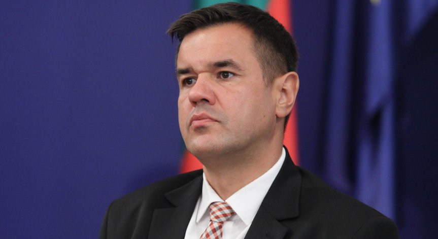 Министърът на икономиката: Не е завой към 