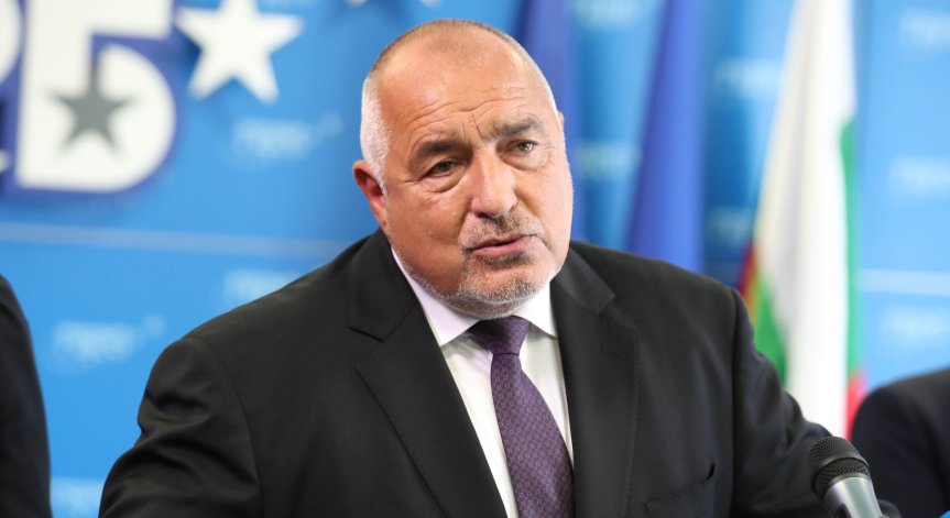 Борисов: Няма как да агитирам за  Йотова, тя е мой идеологически противник