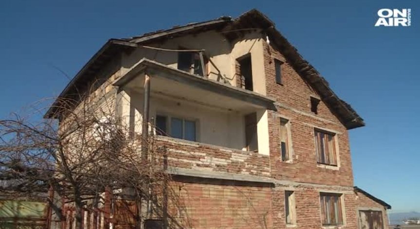 Погребват 3-годишното дете, убито от питбул в с. Мокрище