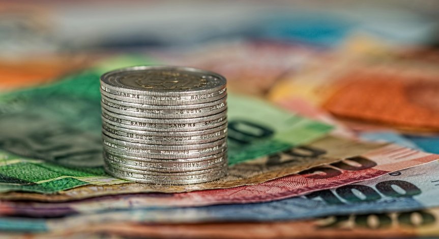 Изключително популярни са и парите на съседните ни балкански страни.