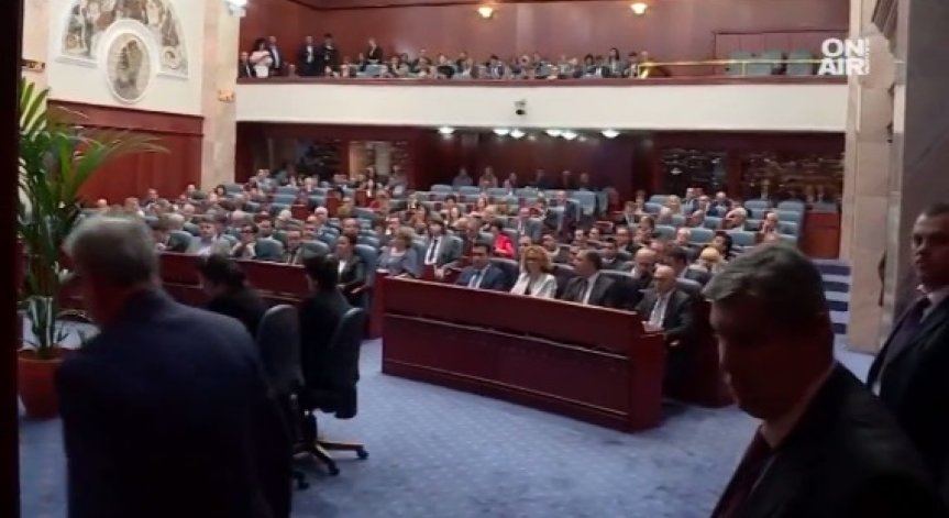 В полунощ изтича срокът за съставяне на правителство на Македония