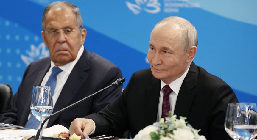 Лавров: Русия няма да спре ударите в Украйна по време на преговорите за мир