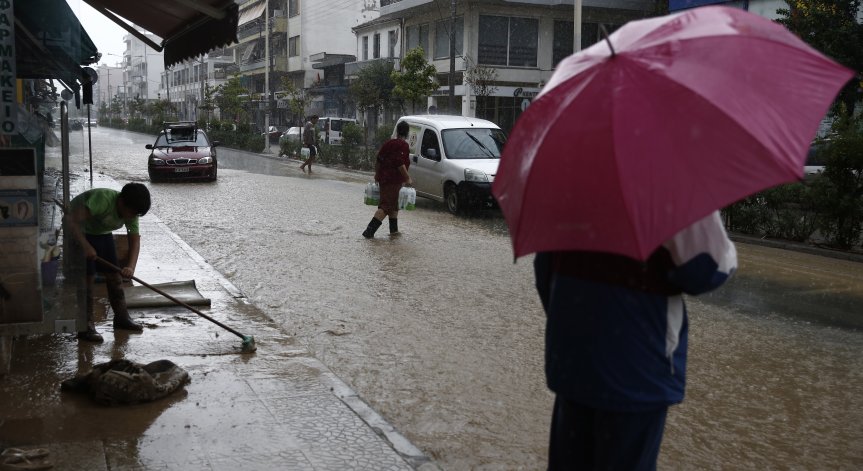 Градушки и силни ветрове обхващат Гърция