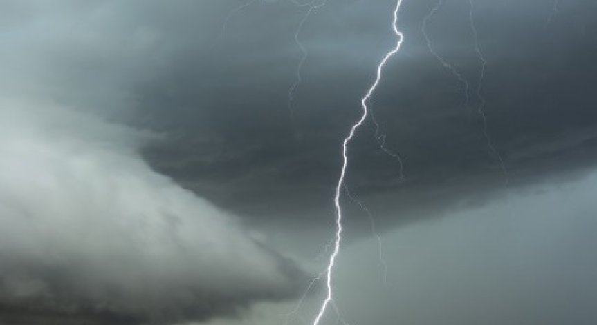 Мълния удари 30-годишен мъж в София