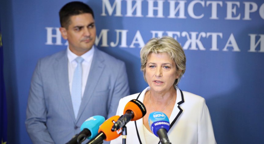 Лечева отговори на Василев: Не съм се обаждала на никого, не ме е страх от КПКОНПИ