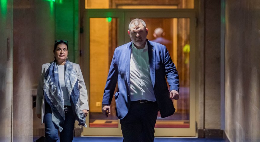 Делян Пеевски остава съпредседател на ДПС