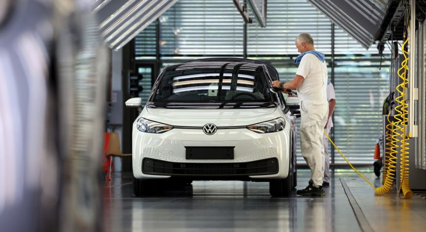 Отново разследват Volkswagen заради нepeглaмeнтиpaн софтуер