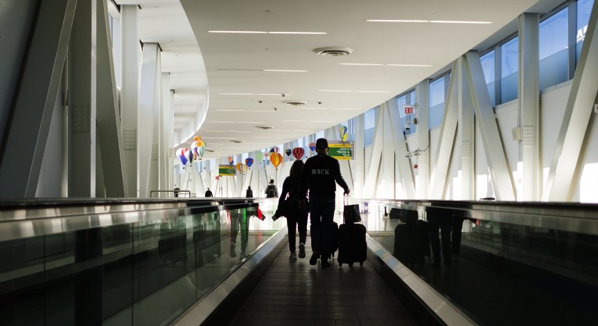 Милиони в САЩ тръгнаха на път въпреки призива да си останат вкъщи