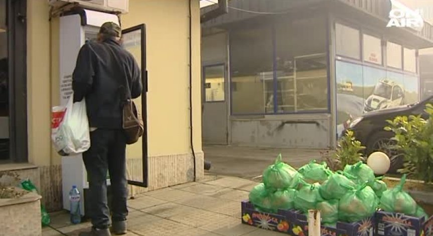 Хладилник за бедни помага и тази Коледа на стотици хора в София