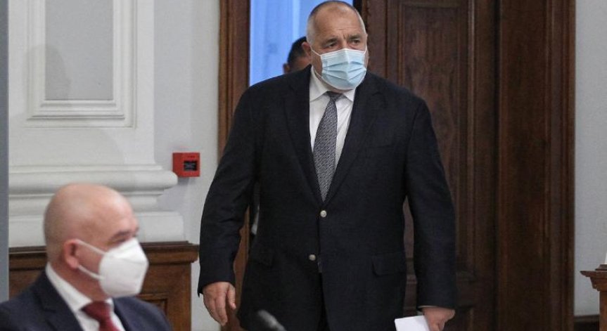 Подпомагат с 35 млн. лв. семействата на учениците в 1 и 8 клас