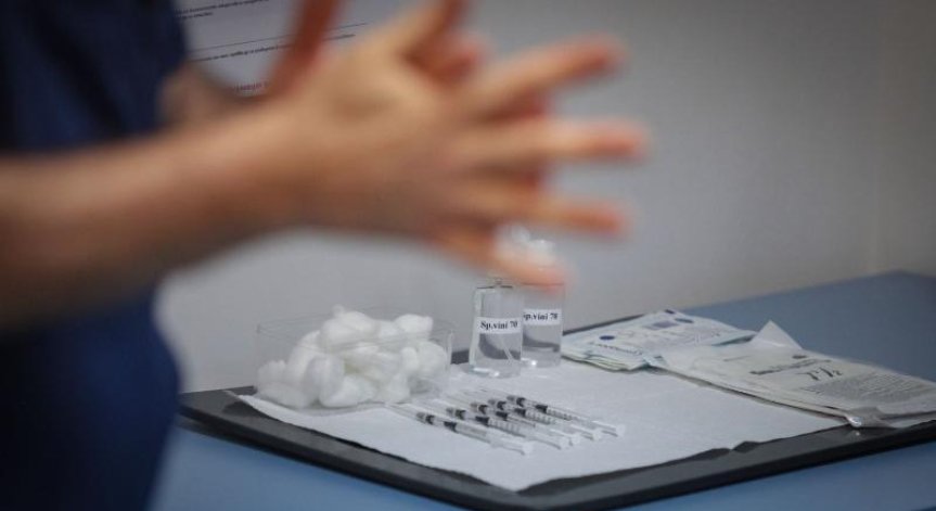 Лекар от Хасково се зарази с Ковид-19, след като беше ваксиниран