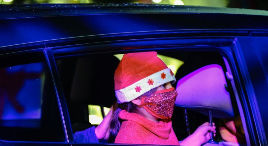 СЗО: С маски на празничната трапеза