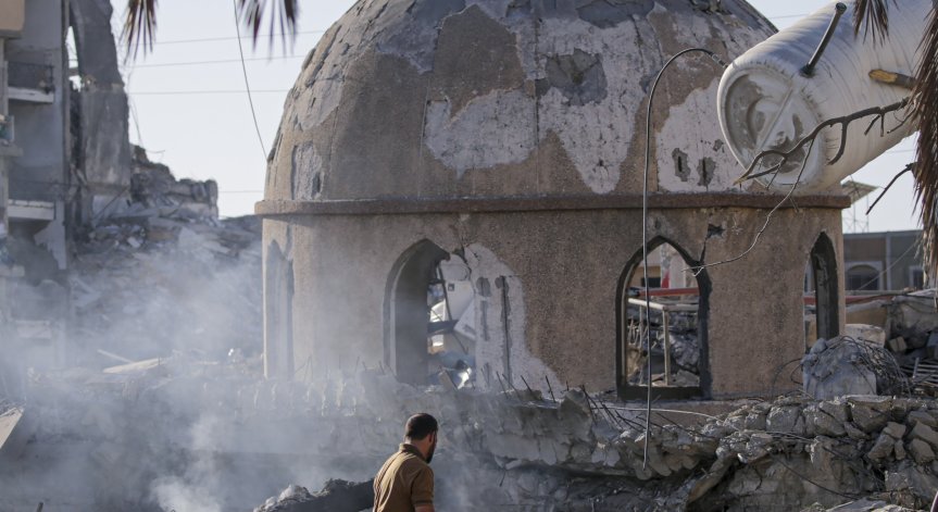 Израел удари и Сирия. 