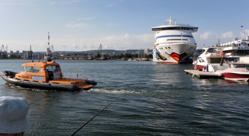 Круизните компании сменят руските пристанища с български