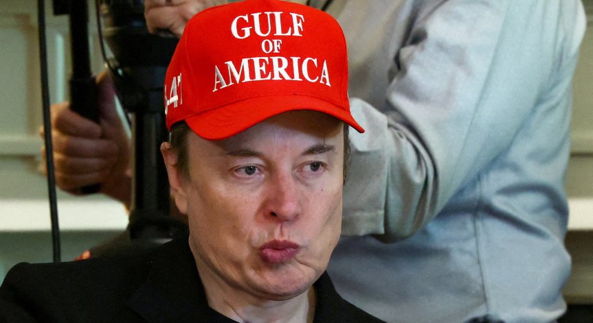 Дори Мъск изглежда е обзет от тревоги, докато се завръща от DOGE в Tesla.