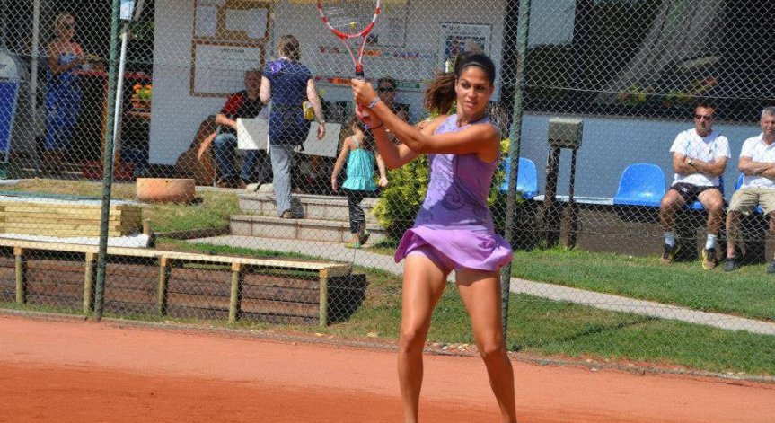 Изабелла Шиникова с триумф на турнира в Португалия