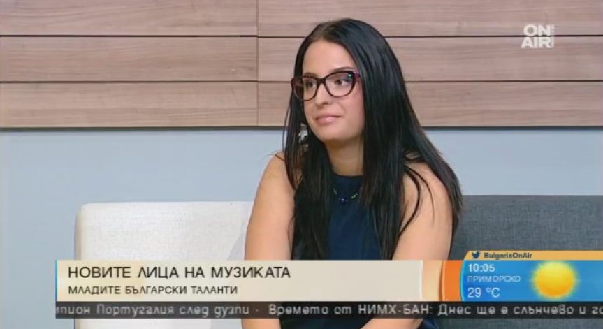 Музикалната сцена посрещна Алекс Крумова с дебютната ѝ песен 