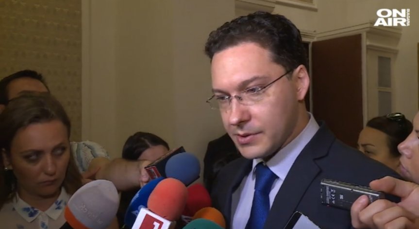 Регистрирайте се на сайта на МВнР, ако пътувате в чужбина