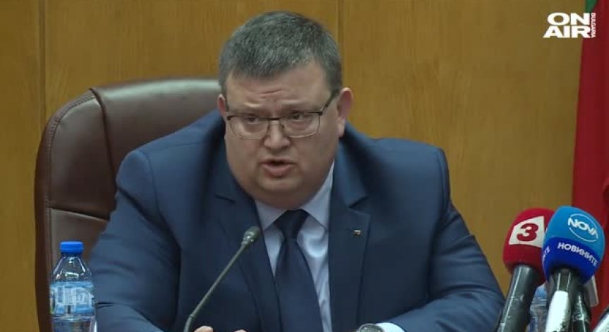 Сериозни нарушения на повече от половината пешеходни пътеки в страната