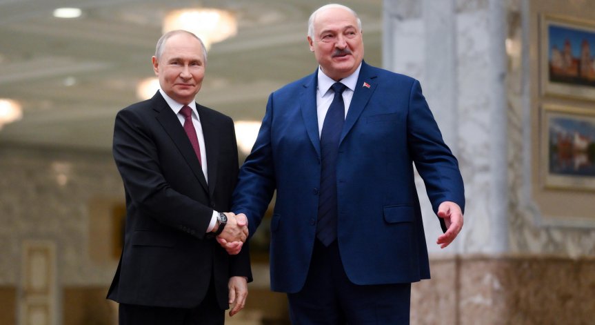 Путин отбеляза, че очаква Лукашенко скоро да посети Москва.