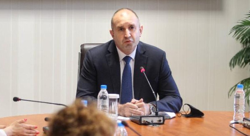 Радев: България спешно трябва да търси устойчиви решения в енергетиката