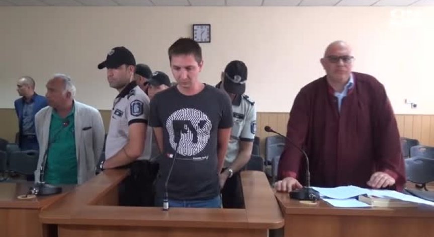 Тираджията, който уби семейство, не помнил катастрофата