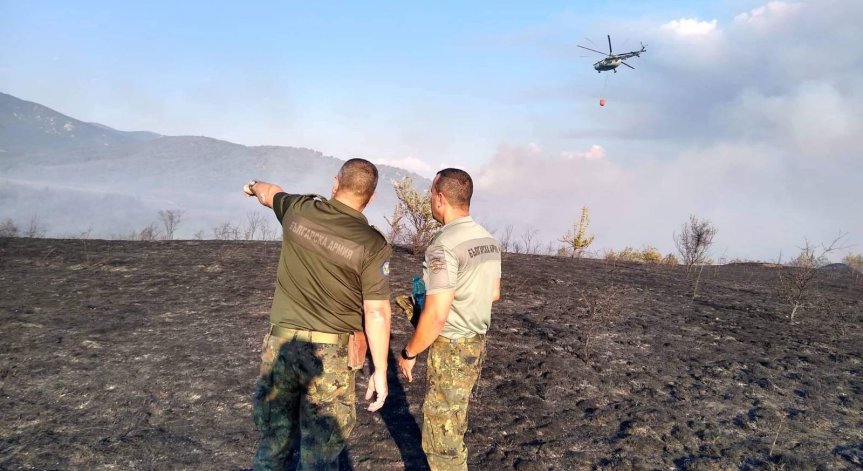 Армията се включи в потушаването на големите пожари в страната