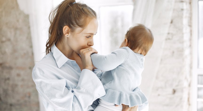 Държавата да поема здравните осигуровки на жените по майчинство